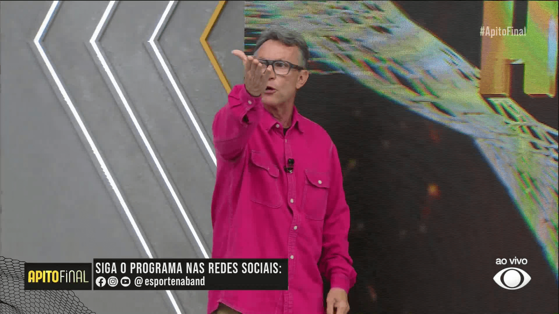Neto reage à derrota do Corinthians para o Bragantino ao vivo e lamenta: "Inacreditável"