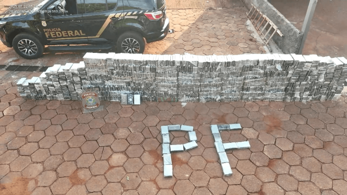 Caminhões lotados de drogas são apreendidos pela Polícia Federal