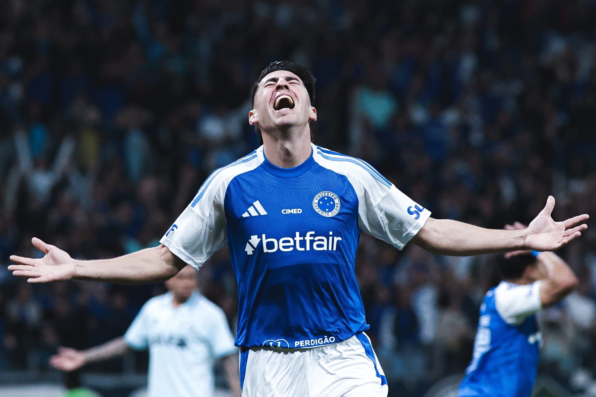 Cruzeiro cresce com Jardim e mira liderança do Campeonato Brasileiro após 11 anos