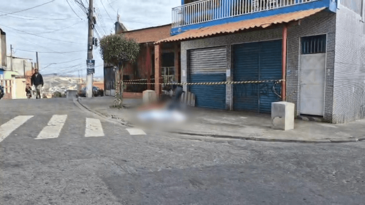 Ladrões invadem casa, fazem reféns e são mortos por atirador misterioso durante fuga em SP