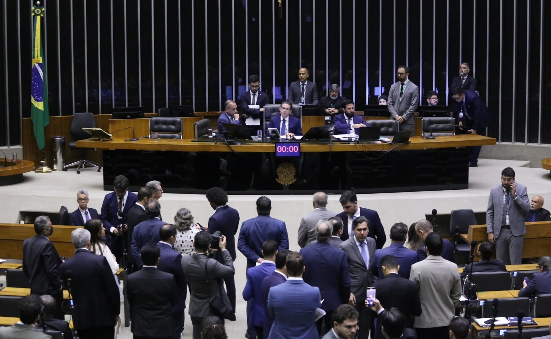 Reinaldo: Reaças sofrem 2 derrotas no Congresso, e retaliação já chegou. Hora da luta política