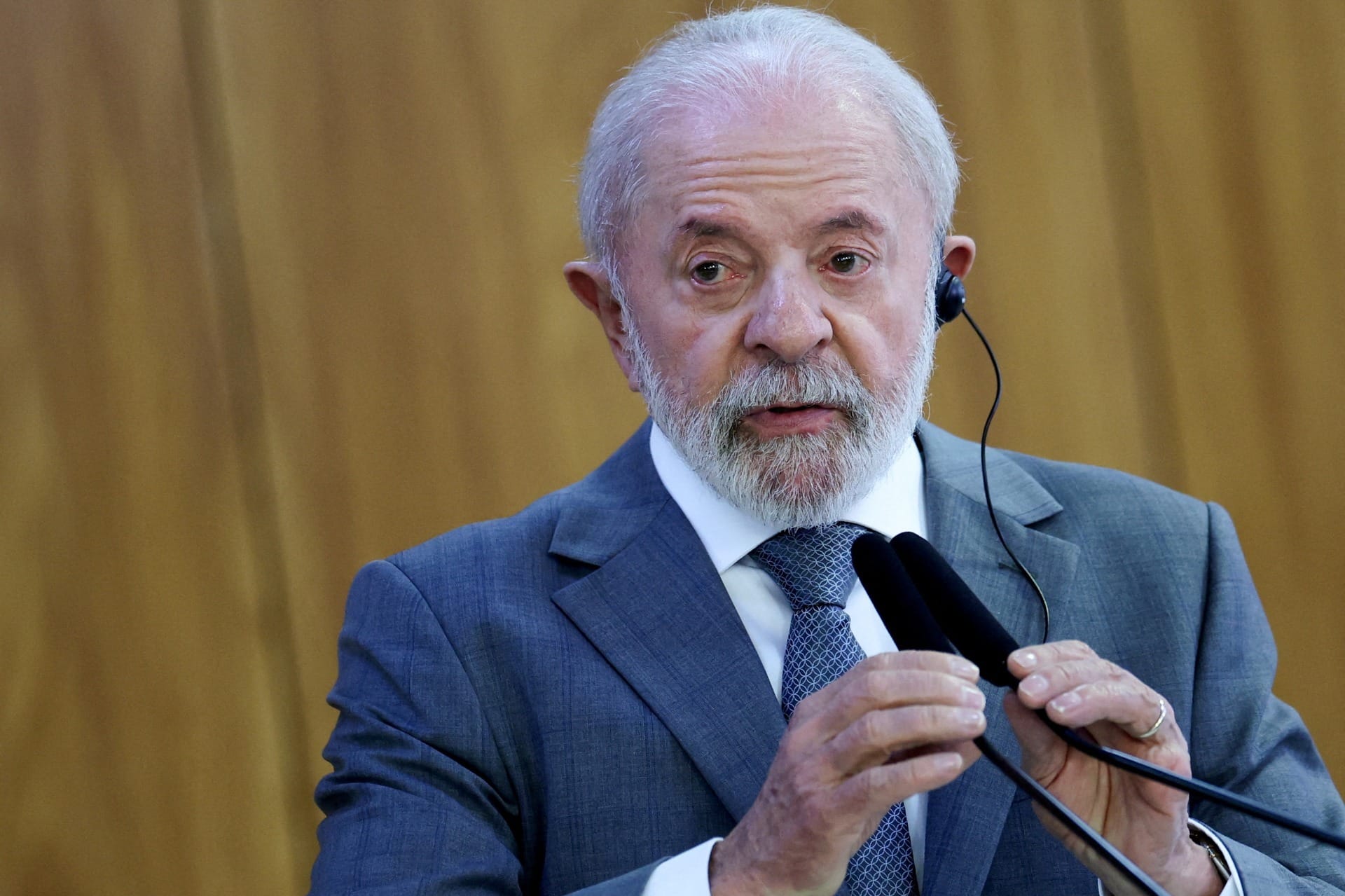 "Estou do lado do povo", diz Lula sobre atos contra PEC da Blindagem e anistia