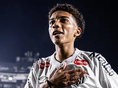 Santos dá aumento salarial, amplia multa e estende contrato com Robinho Jr. até 2027