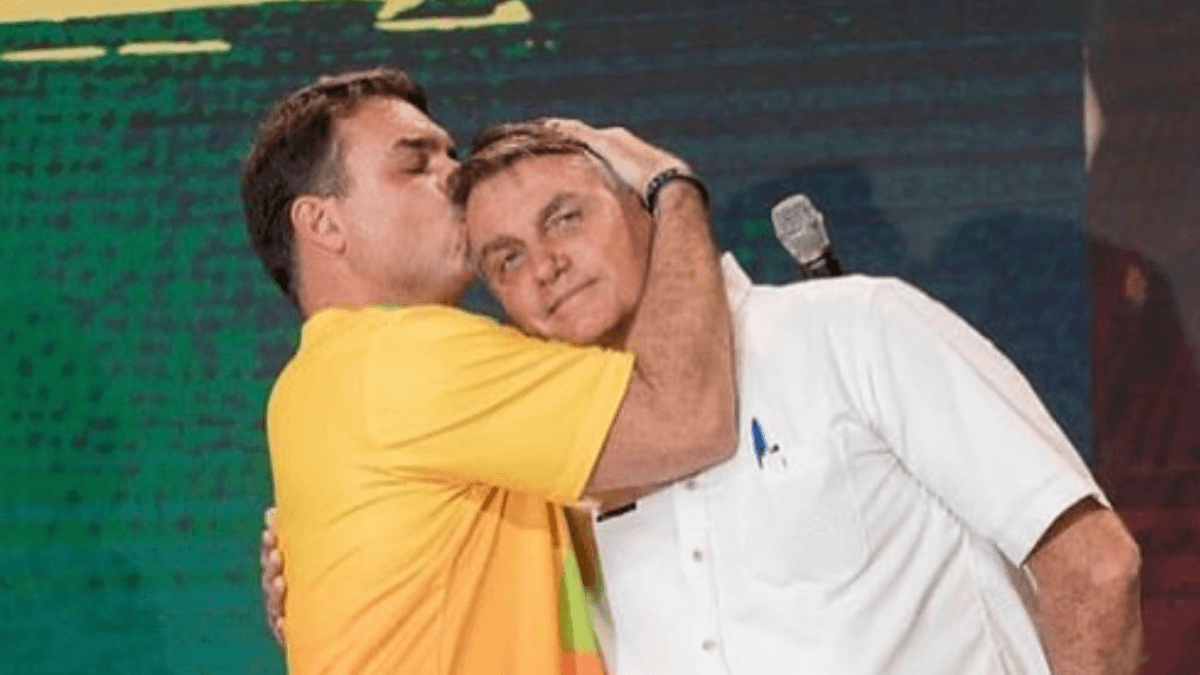 "Não há prova contra Bolsonaro, apenas narrativas", diz Flávio Bolsonaro
