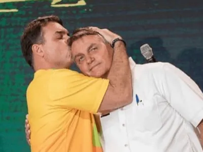 Moraes autoriza que Flávio, netas e nora visitem Jair Bolsonaro