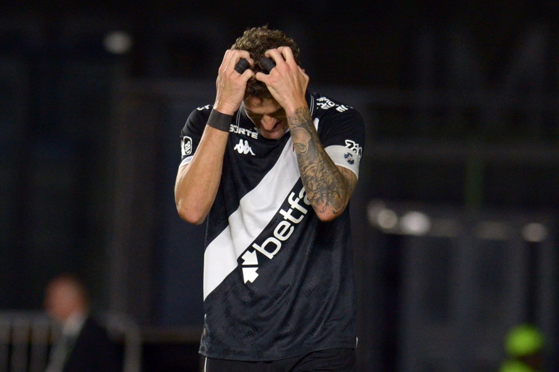 Vasco fica no empate com o Grêmio, é vaiado e vê pressão aumentar no Brasileirão