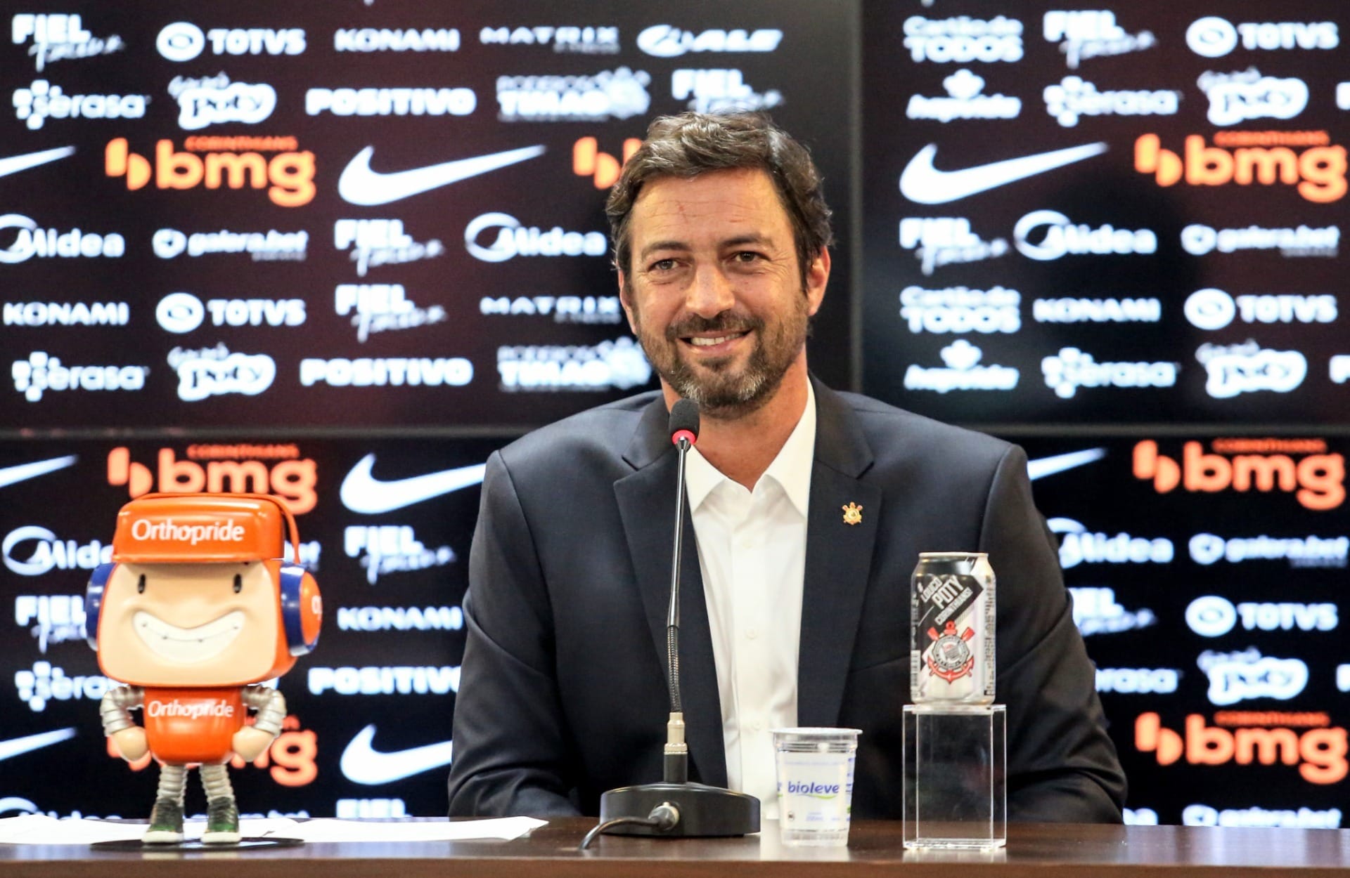 Duílio nega gastos indevidos no Corinthians e desabafa: "Faz um ano que estou apanhando"