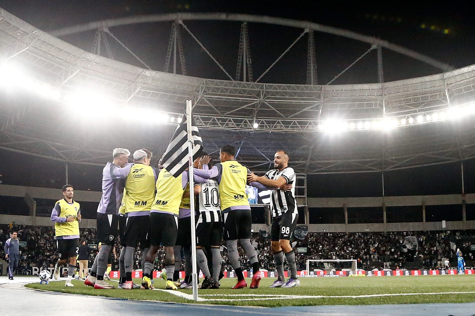 Edu Dracena aposta em Botafogo mesmo sem John: "Bragantino não assusta"