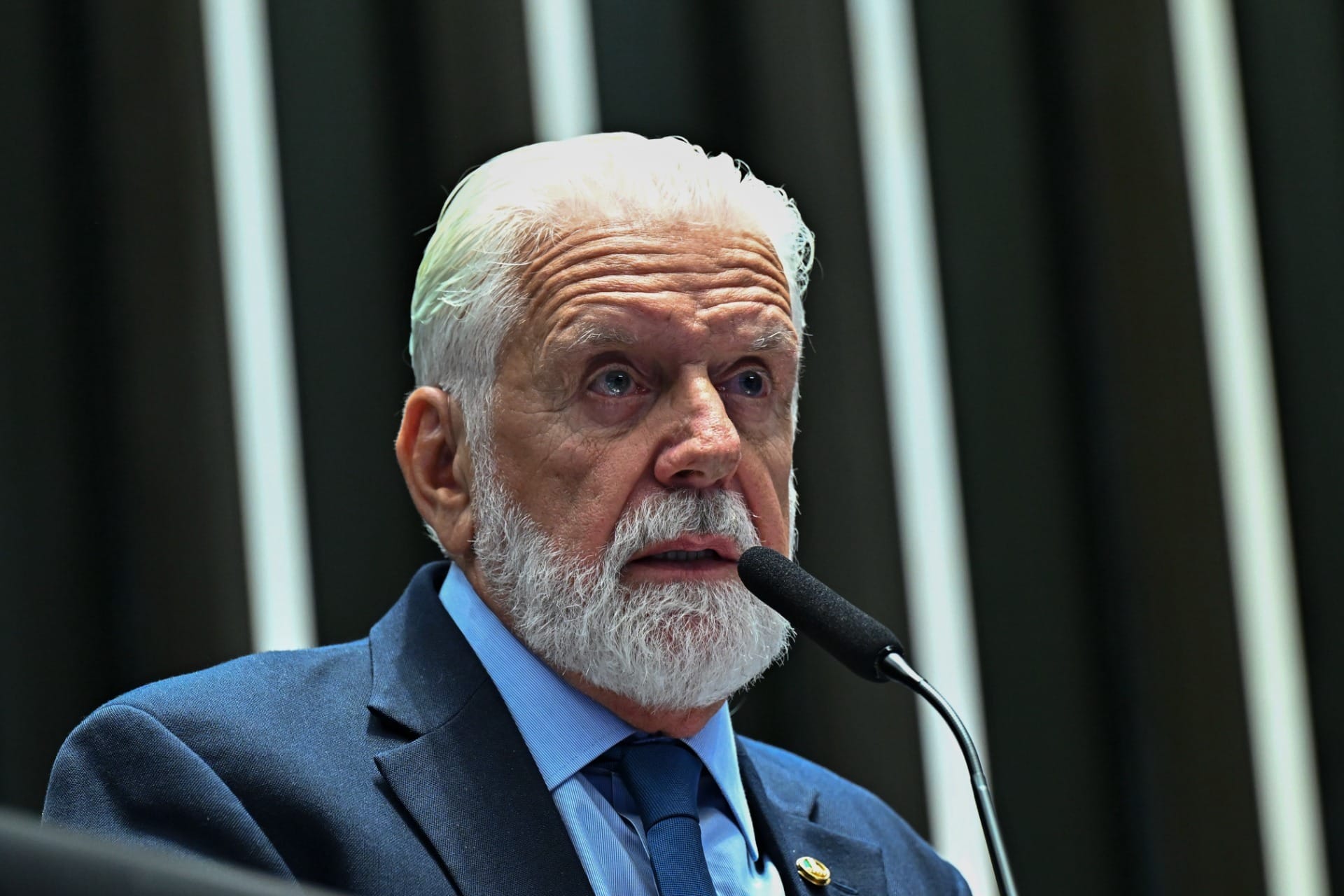 Apartamento e vinhos: veja ligação de ex-sócio do Master com Jaques Wagner