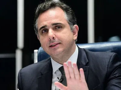 Com apoio de Lula, Pacheco conversará com MDB para disputar governo de MG