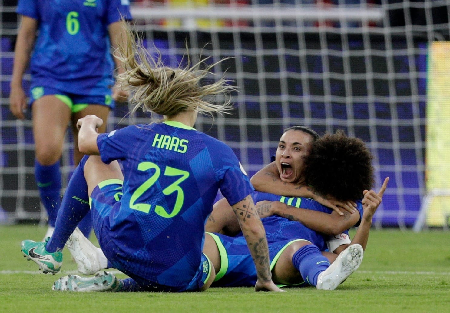 Brasil vence a Colômbia nos pênaltis e conquista título da Copa América feminina pela 9ª vez