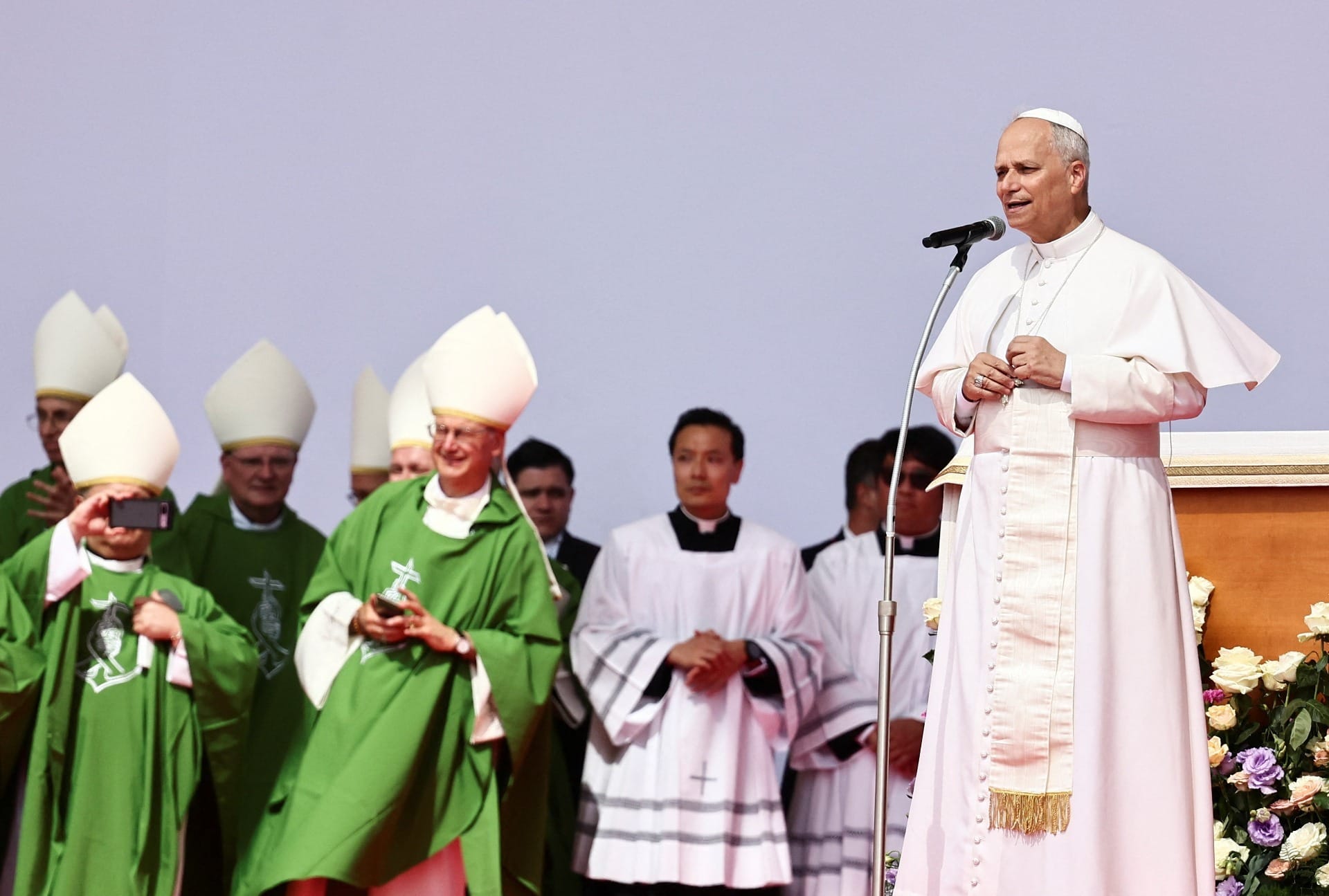 O Papa Leão XIV fala, no dia da Missa pelo Jubileu da Juventude em Tor Vergata, em Roma, na Itália, deste domingo (3) | Foto: Yara Nardi/Reuters