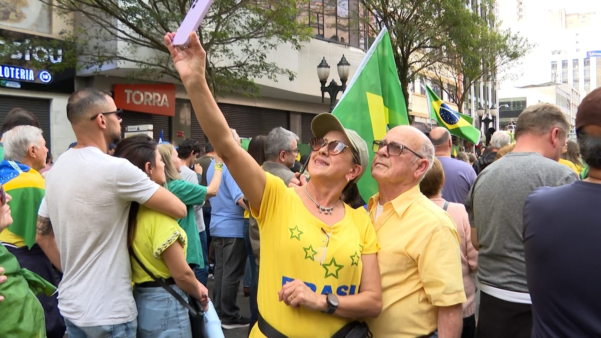 Manifestação do dia 3 de agosto no tradicional ponto de encontro da política paranaense: a Boca Maldita