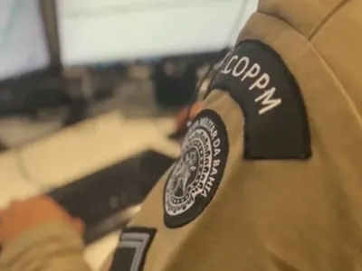 Mulher simula pedido de pizza em telefonema e chama polícia após sofrer violência doméstica