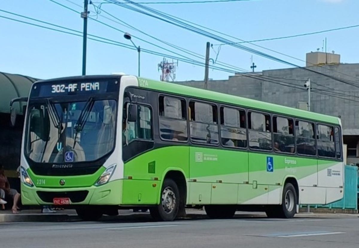Homem de 41 anos é preso por importunação sexual contra adolescentes dentro de ônibus em SJC