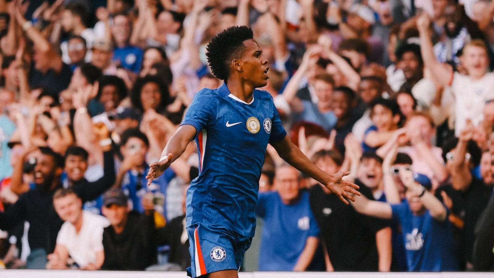 Estevão estreia e marca primeiro gol pelo Chelsea