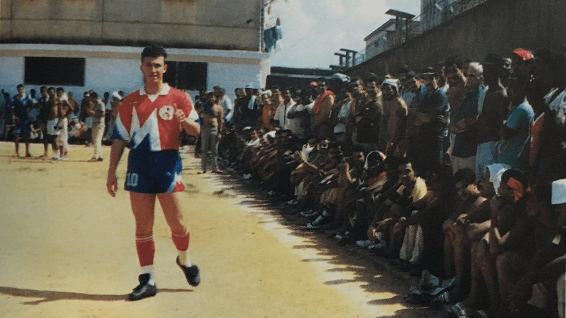 O dia em que Neto entrou no Carandiru para jogar bola