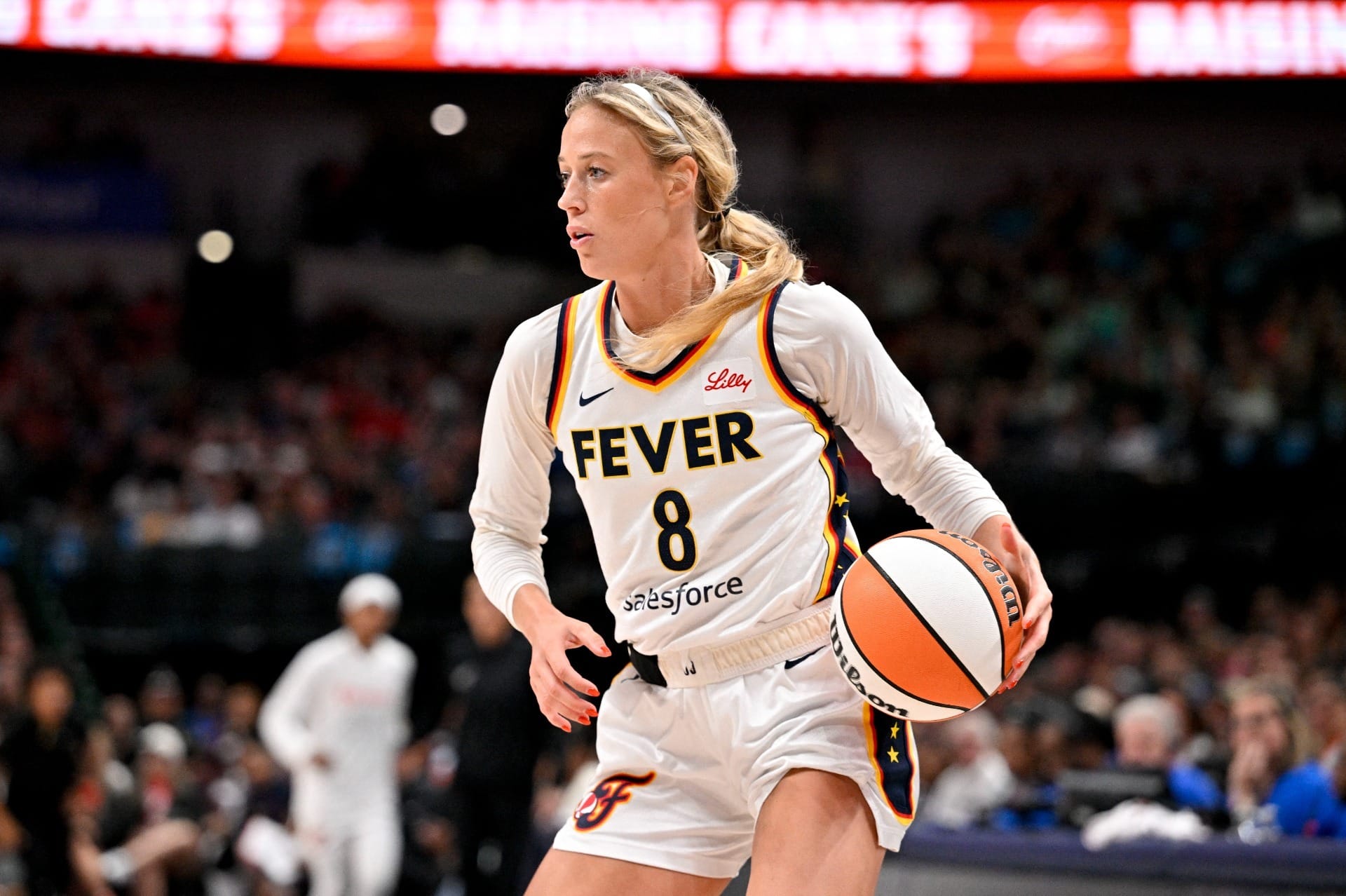 Jogadoras da WNBA se revoltam após brinquedos sexuais serem arremessados em quadra