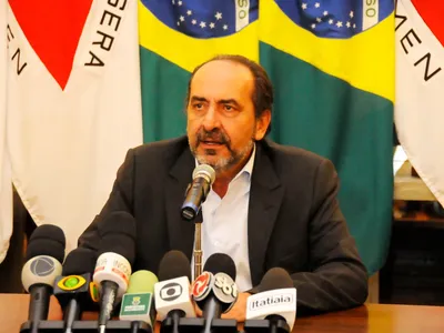 Ala do PT defende Alexandre Kalil no lugar de Rodrigo Pacheco em MG
