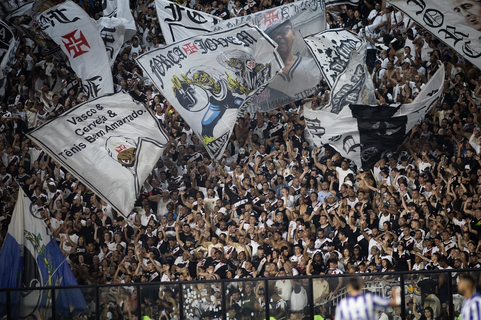 Vasco enfrenta o Atlético-MG para tentar deixar a Zona de Rebaixamento do Brasileirão