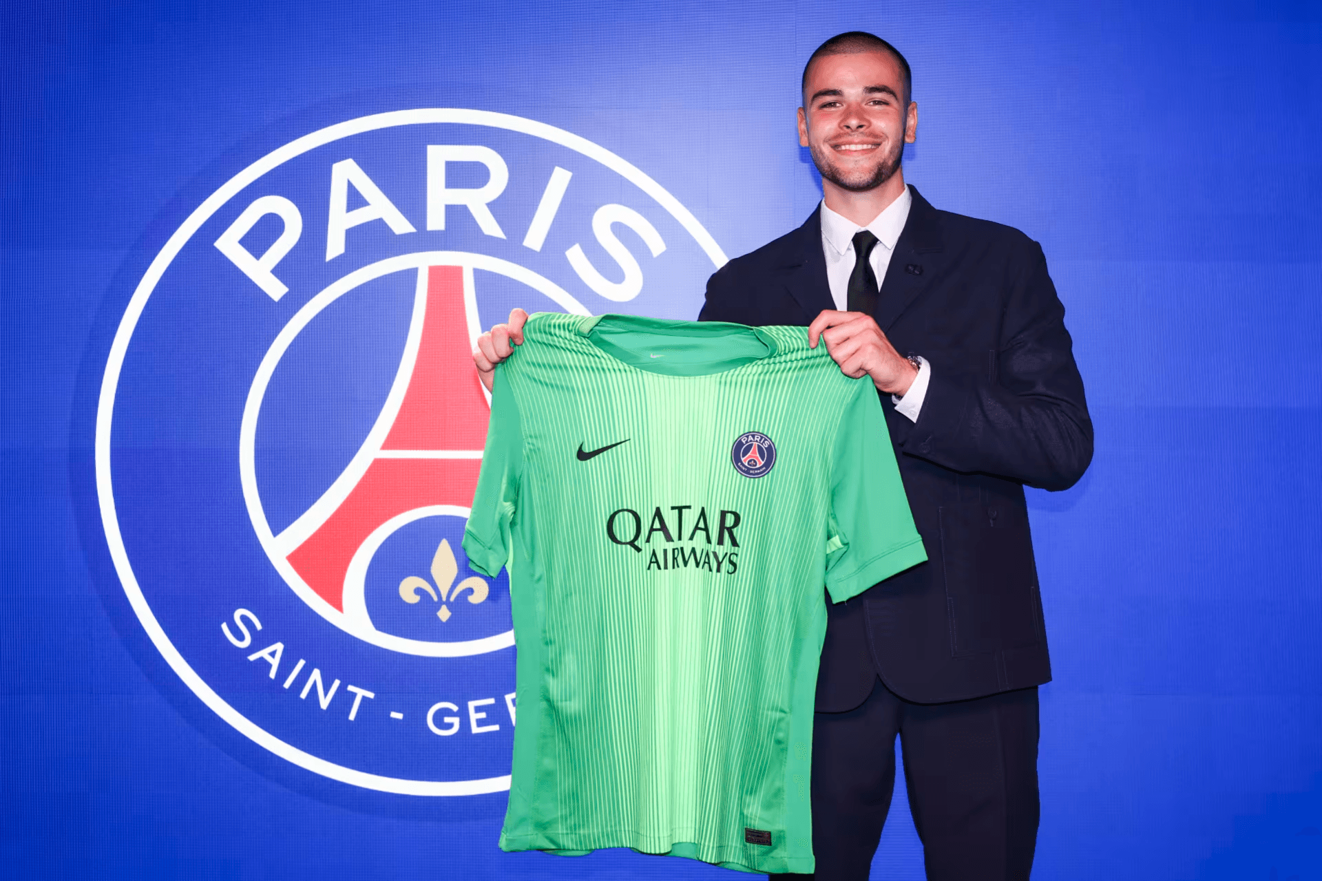 PSG paga R$ 348 milhões por Chevalier e abre caminho para o United levar Donnarumma