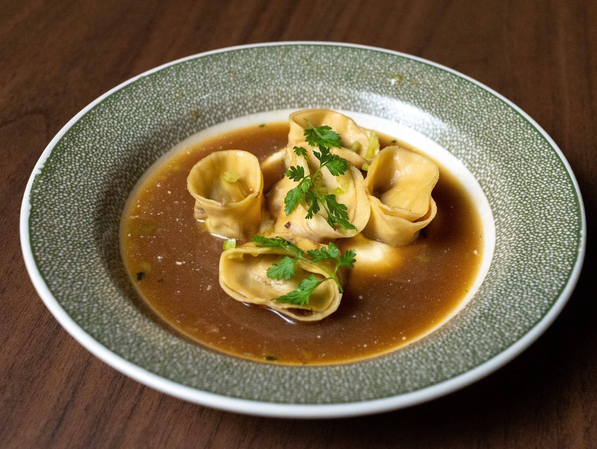 Capeletti de carne in brodo com creme azedo | Band Receitas