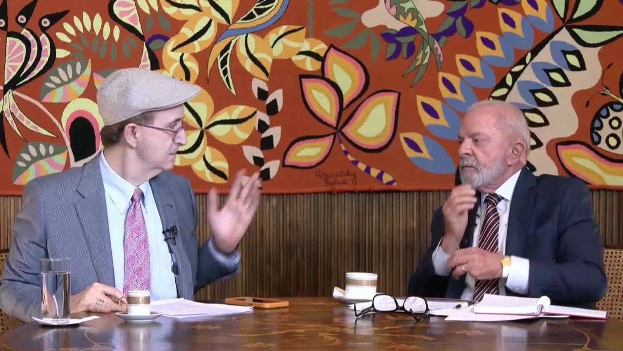 "Não podemos ficar dependendo do dólar", diz Lula