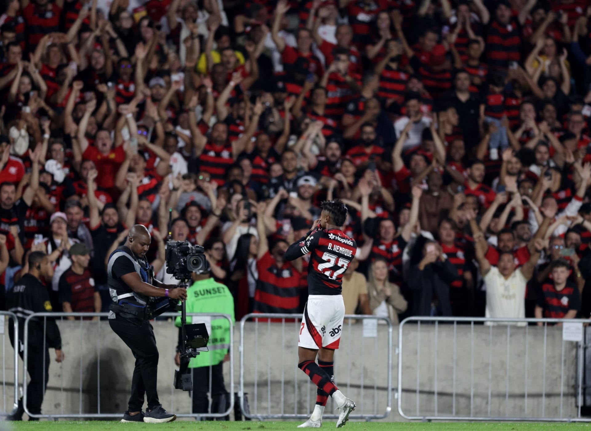 Flamengo bate Inter e fica a um empate em Porto Alegre para alcançar as quartas da Libertadores