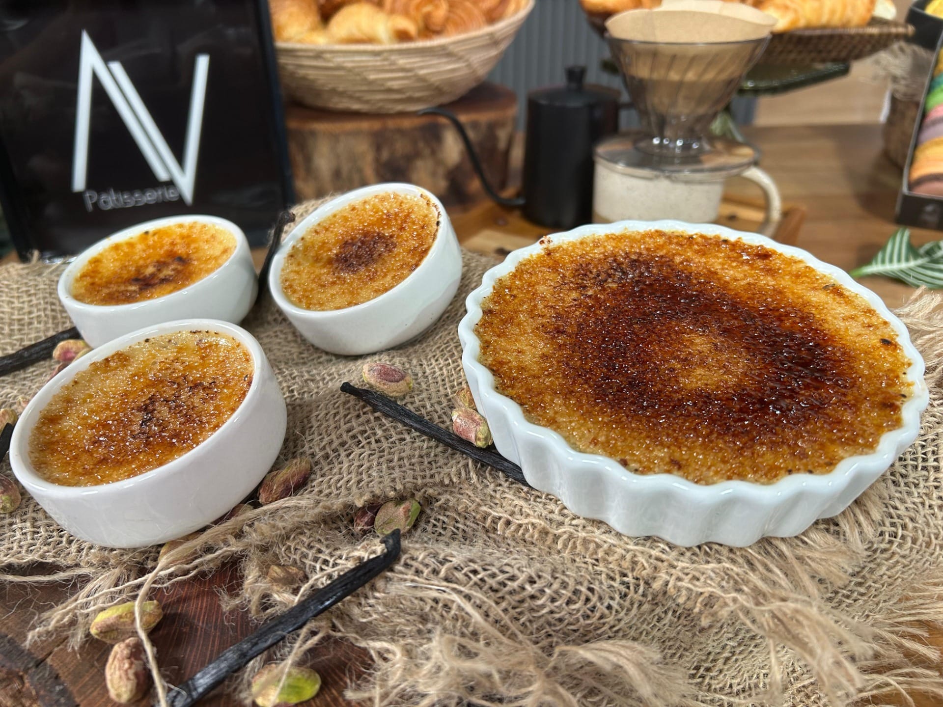 Creme brûlée de baunilha e pistache do chef Julien Caille | Band Receitas