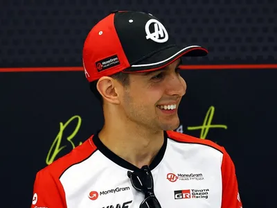 Ocon faz campanha para fãs brasileiros desenharem seu capacete para o GP de São Paulo