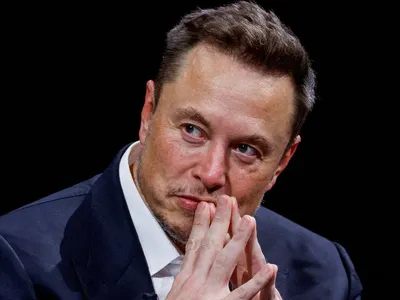 Grok, IA de Musk, dá explicações confusas sobre suspensão após citar genocídio em Gaza