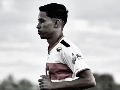 Menor executa jogador de 16 anos a tiros em escola por ordem do “tribunal do crime”