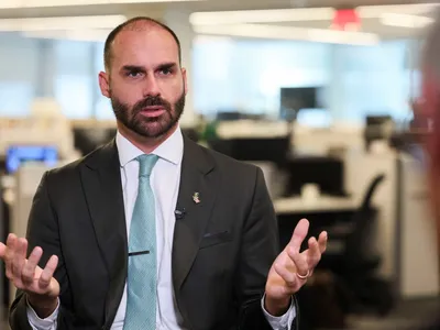 PT apresenta recurso para levar ao plenário o caso de cassação de Eduardo Bolsonaro