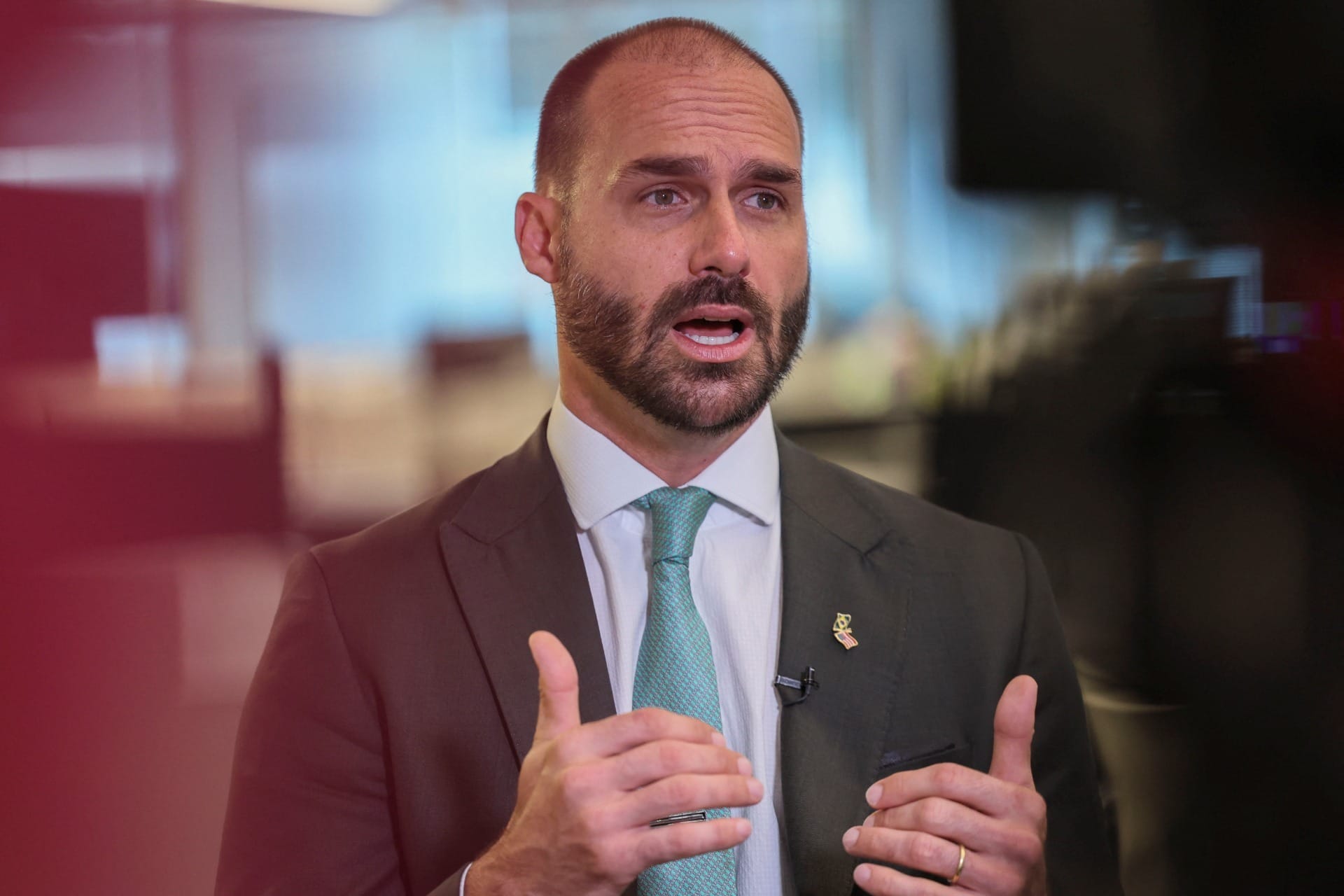 Luiz Megale: Eduardo Bolsonaro age como 'ditadorzinho desgarrado da Nação'