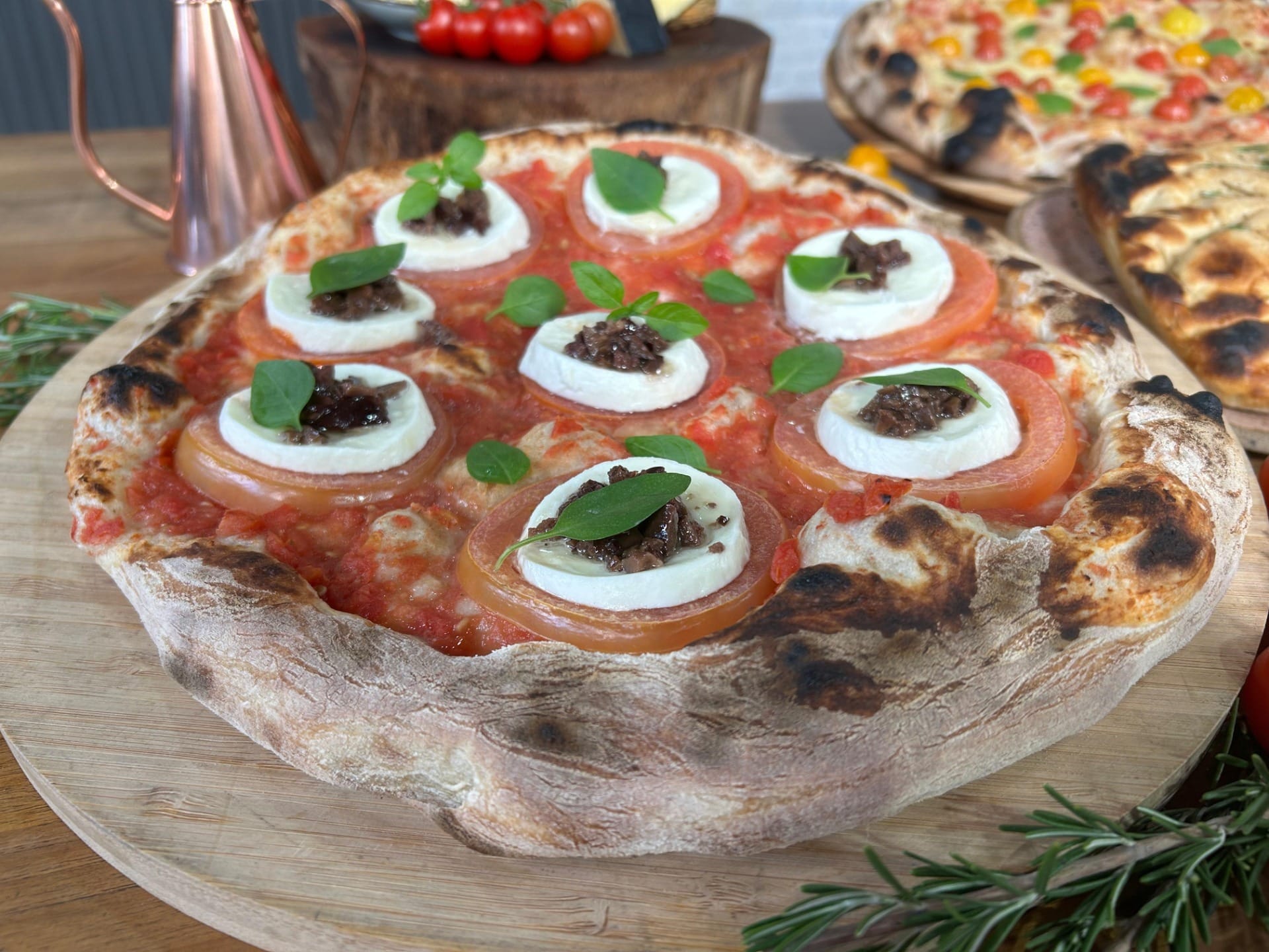Pizza caprese do chef Marcelo Buenomos | Band Receitas