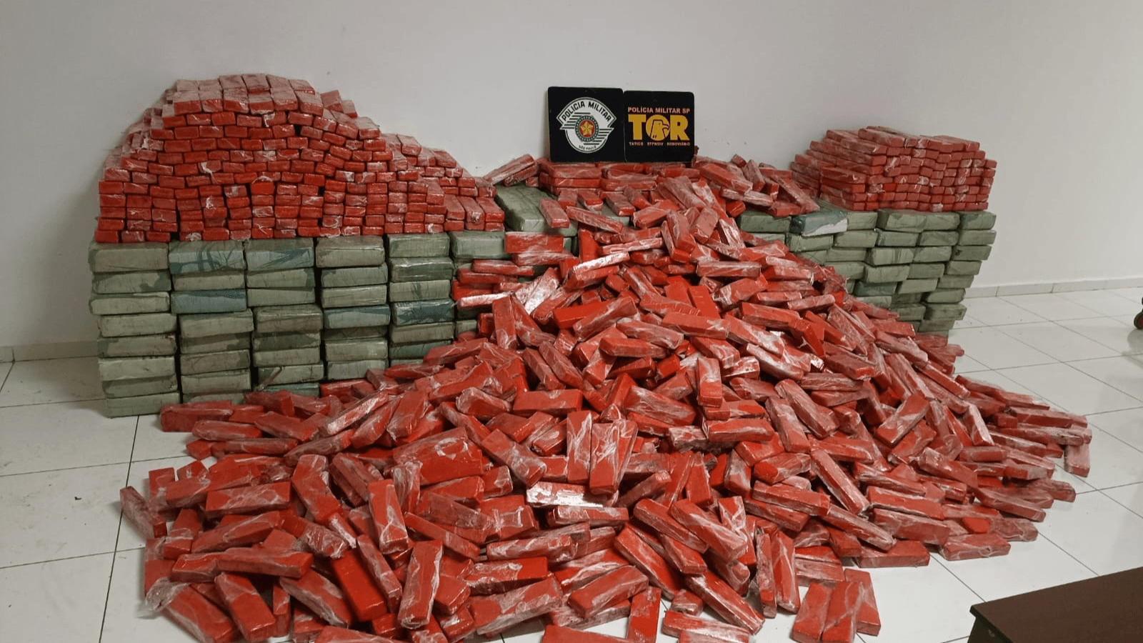 Caminhão é apreendido transportando mais de duas toneladas de maconha em Parapuã