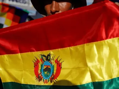 Direita boliviana disputará segundo turno presidencial inédito