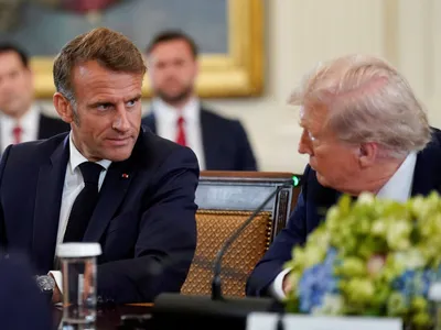 Trump ameaça taxar vinhos em 200% se Macron não aderir ao Conselho da Paz
