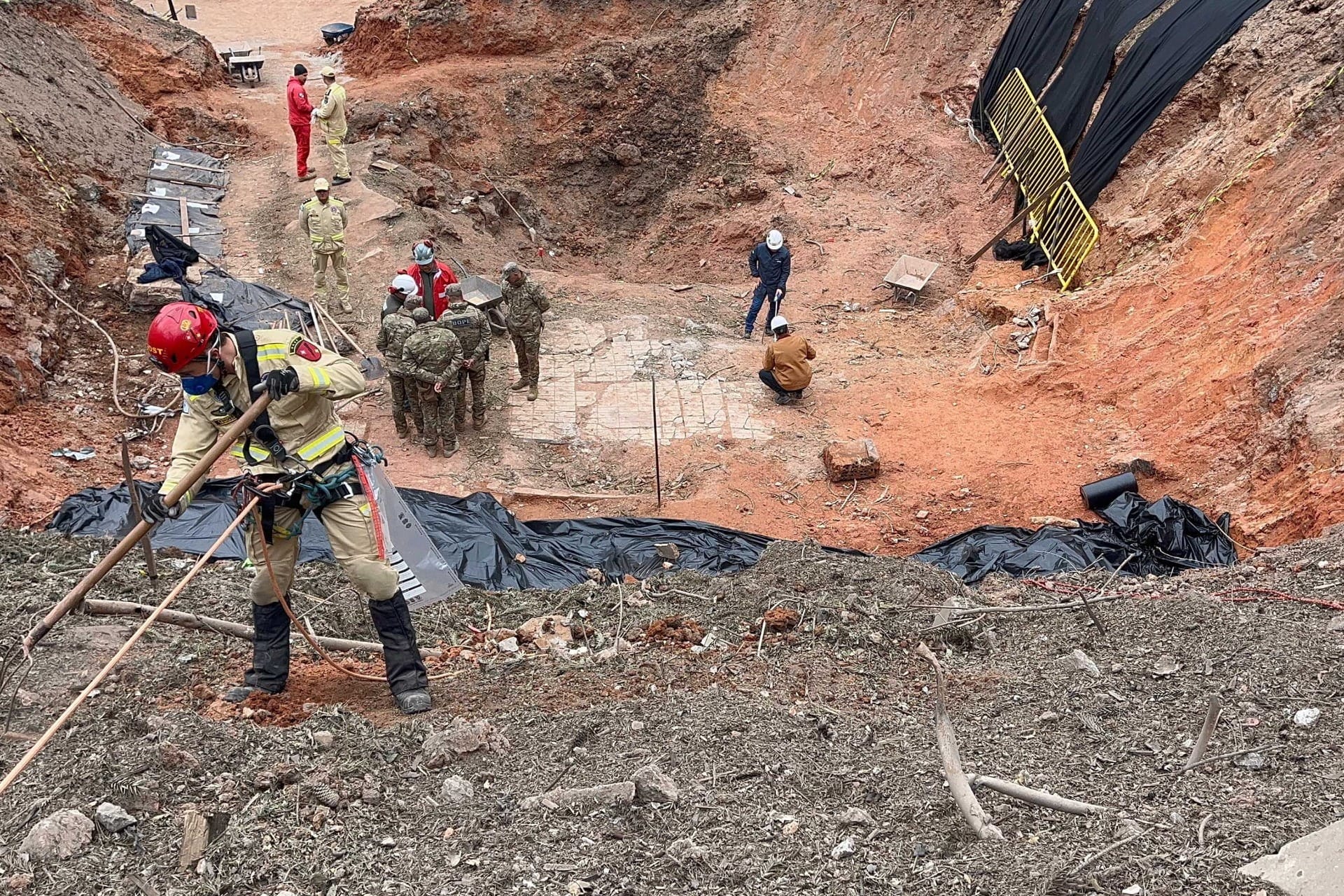 MP recomenda medidas de segurança após explosão em fábrica de Quatro Barras