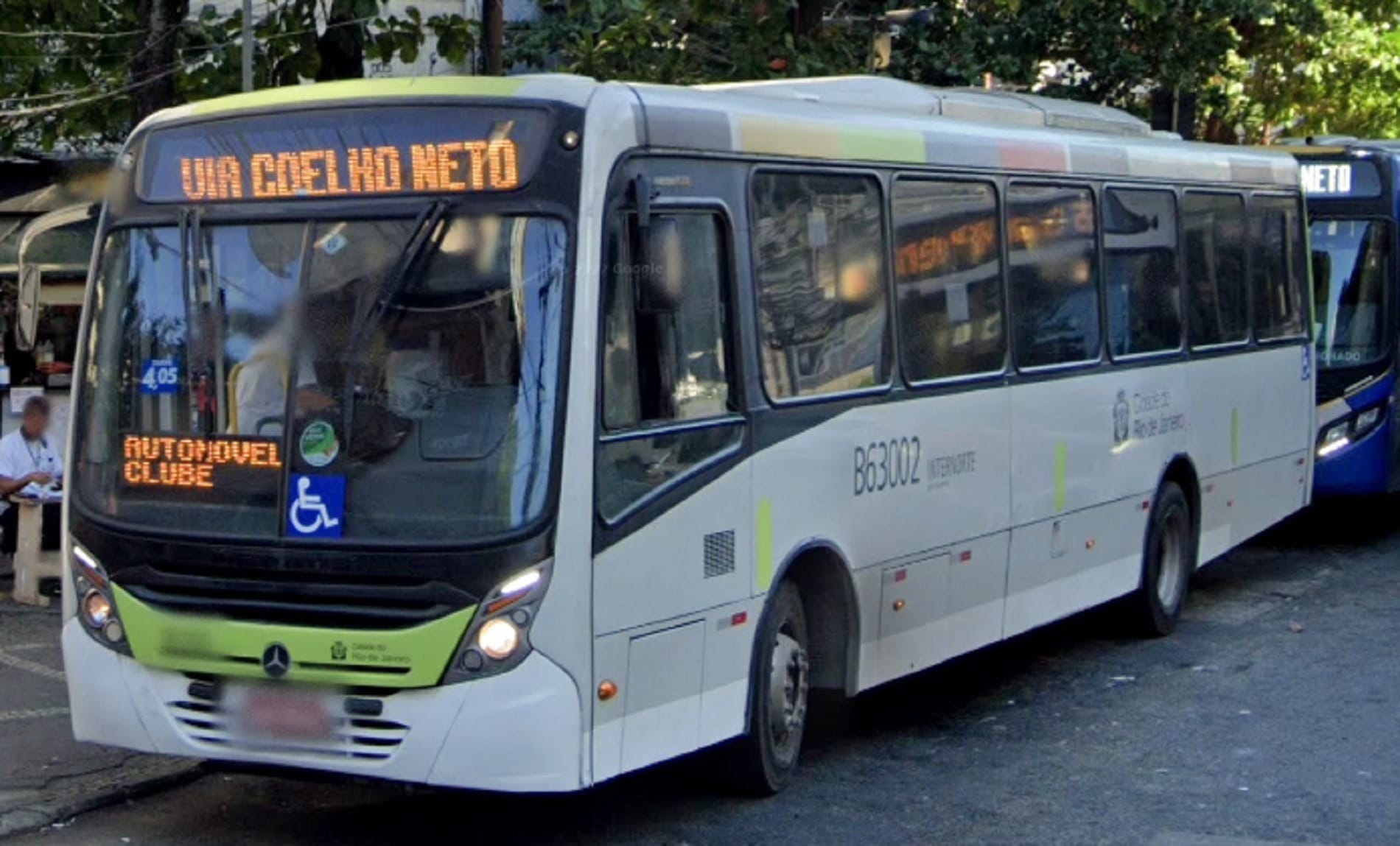 Motorista de ônibus é afastado após atropelamento com duas mortes na Avenida Brasil