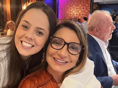 Neta de Lula diz que Janja não é uma primeira-dama 'típica' e ajuda a 'blindar' o avô