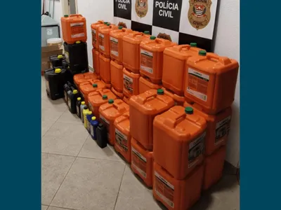 Suspeito de comercializar lubrificantes falsificados é preso com 31 galões em Rio Claro