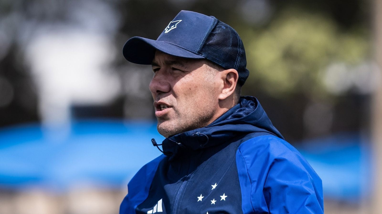 Perto do Flamengo, Léo Jardim disse que só treinaria o Cruzeiro no Brasil