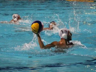 Equipes de polo aquático desistem de competição internacional após atleta sofrer racismo