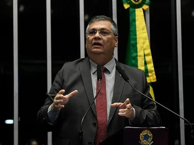 Dino diz ter sido ameaçado de morte por funcionária de companhia aérea
