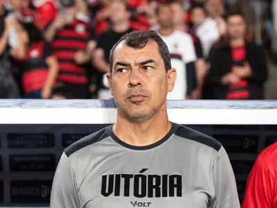 “Foi uma vergonha”: Edu Dracena critica Carille após 8 a 0 do Flamengo