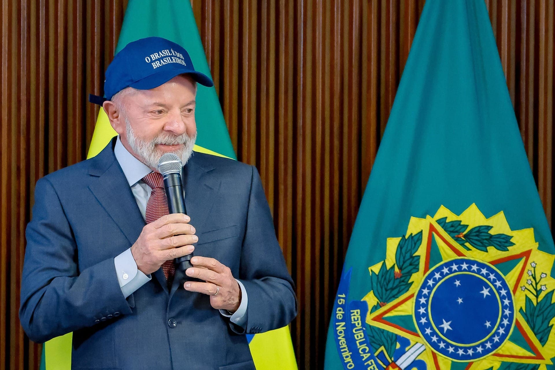 Lula reage ao tarifaço de Trump e prepara medidas de reciprocidade