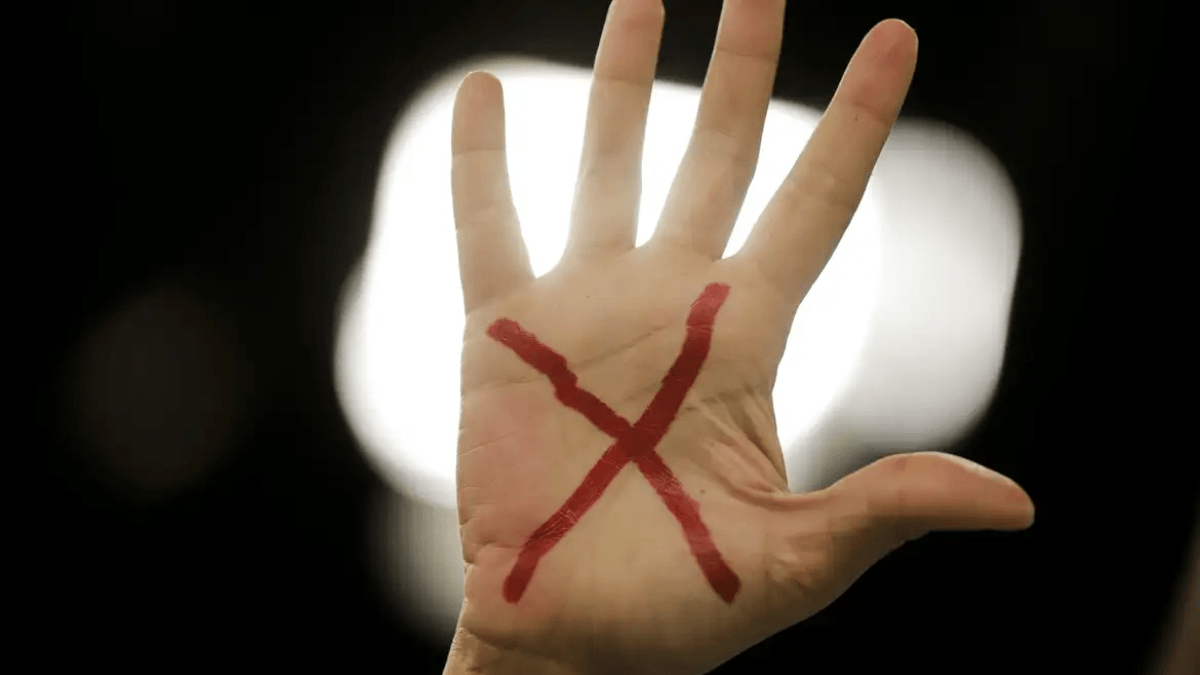 Violência digital contra mulheres atinge níveis alarmantes