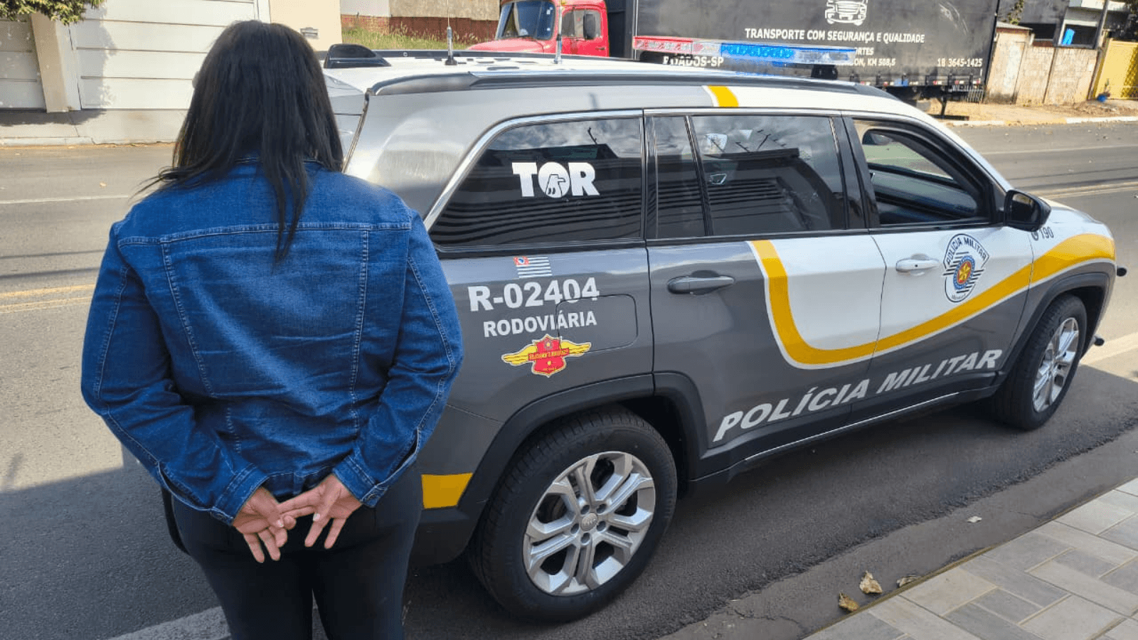 Mulher procurada pela justiça é presa em rodovia de Coroados