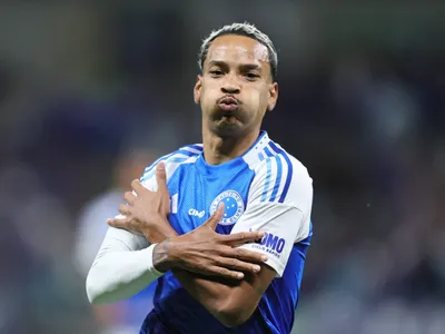 Cruzeiro castiga São Paulo e volta para vice-liderança do Brasileirão